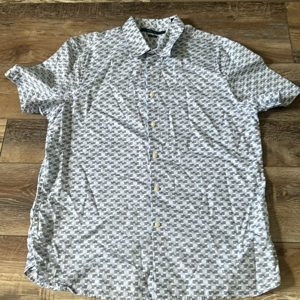 Men’s Slim Fit Button Down Shirt Size L